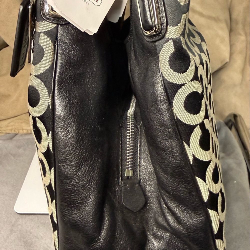 NWT Coach Madison Phoebe op art sateen shoulder bag 26448 - Picture 4 of 9